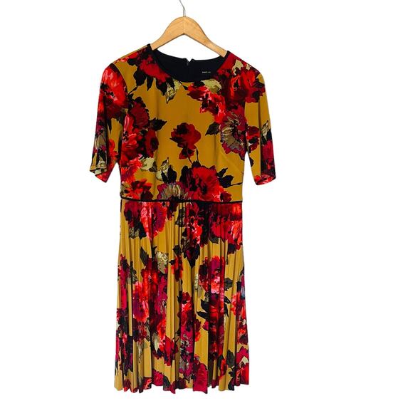 Maggy London Floral Short Sleeve Pleated Flare Dress Size 8 Multicolored - Picture 1 of 7